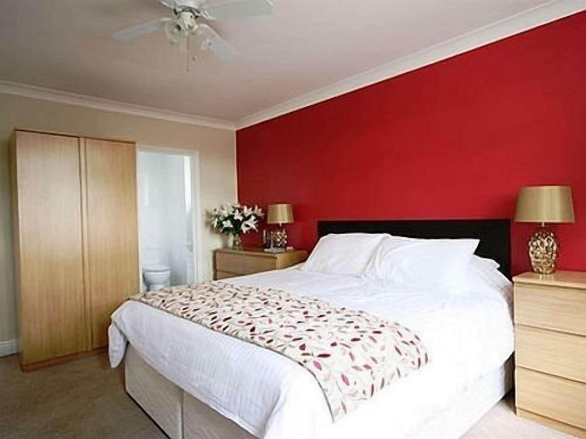 גרייט דנמאו Dunmow Guest House מראה חיצוני תמונה